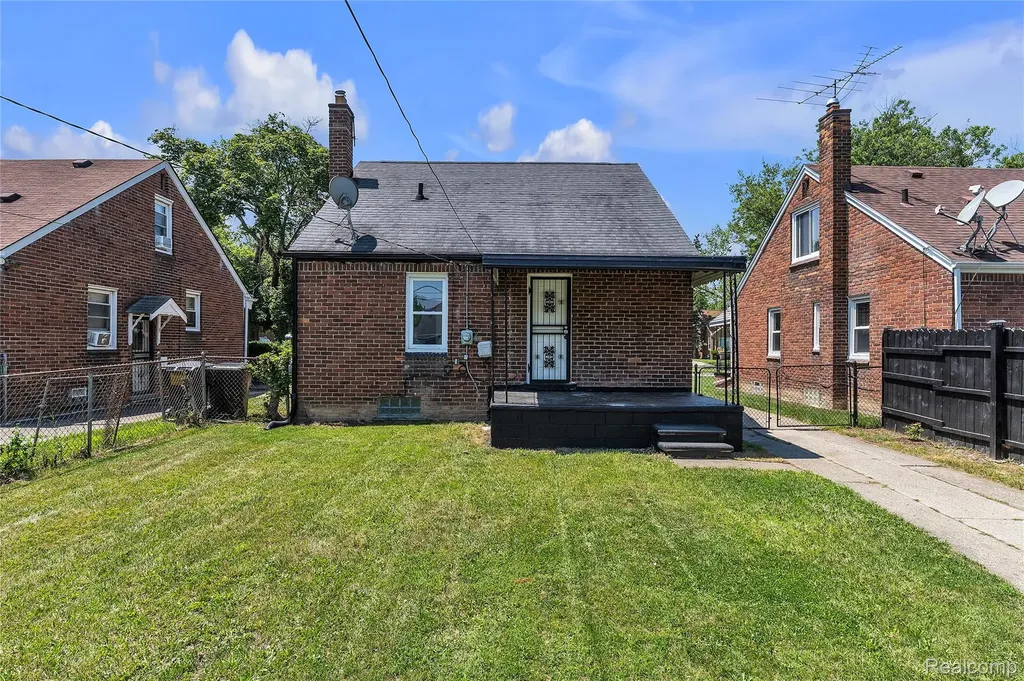 19576 Barlow Street Detroit City MI 48205