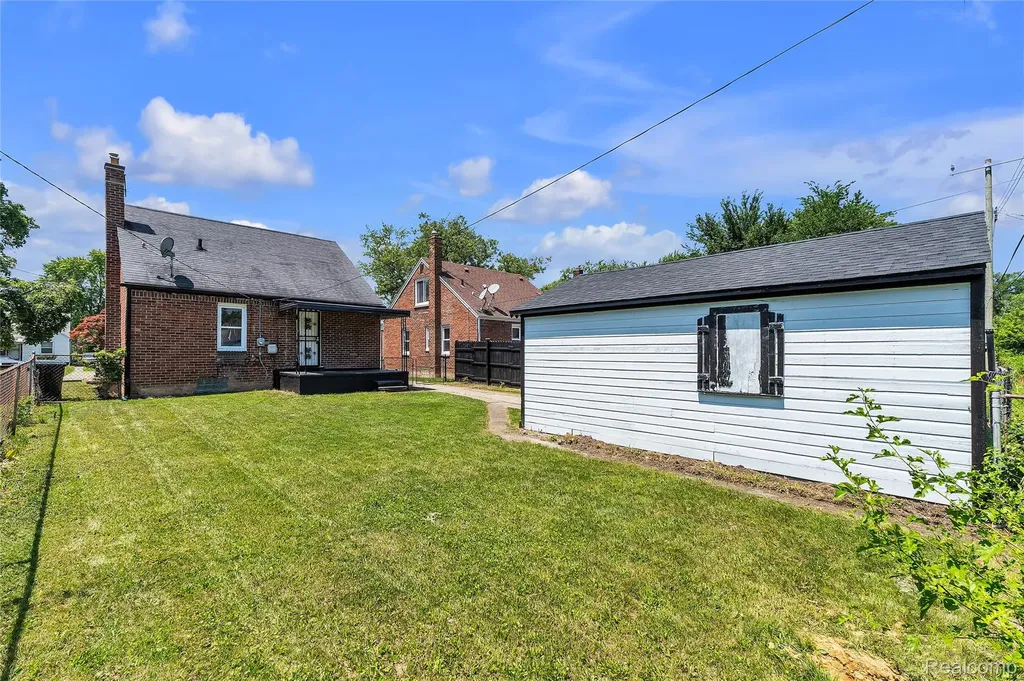 19576 Barlow Street Detroit City MI 48205
