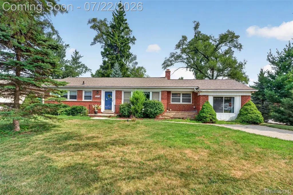28014 6 Mile Road Livonia City MI 48152