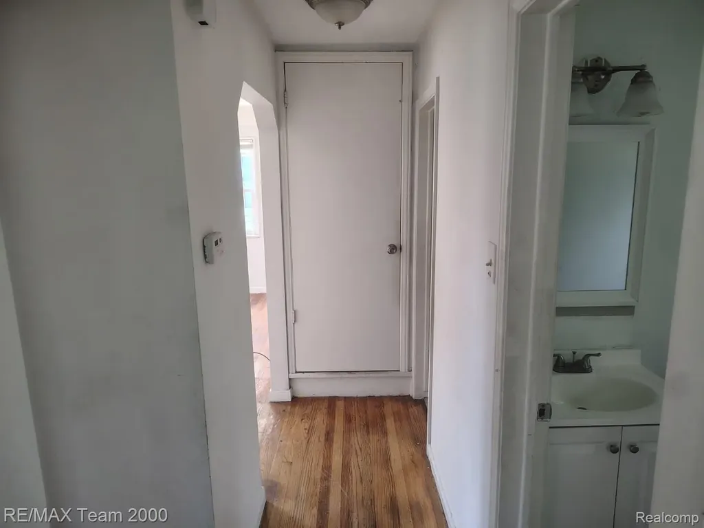 1828 Garfield Avenue Lincoln Park City MI 48146