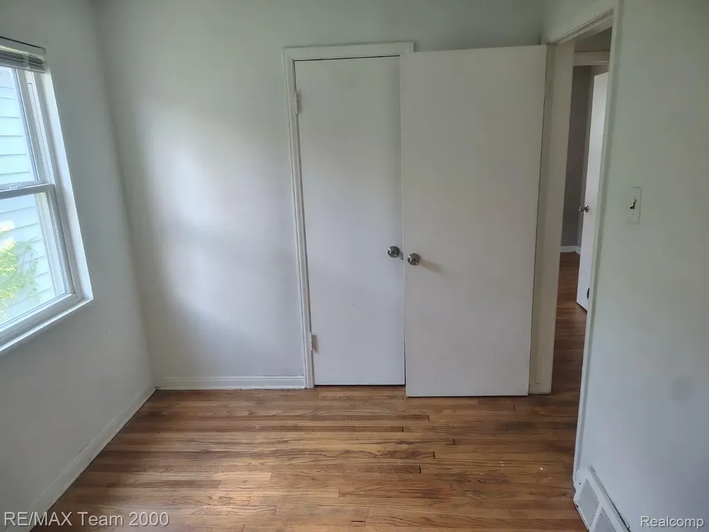 1828 Garfield Avenue Lincoln Park City MI 48146