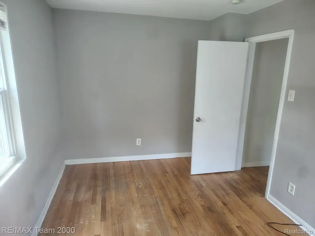 1828 Garfield Avenue Lincoln Park City MI 48146
