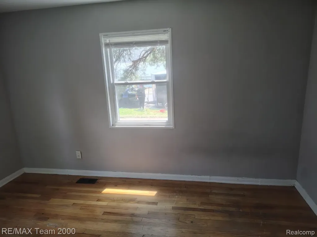 1828 Garfield Avenue Lincoln Park City MI 48146