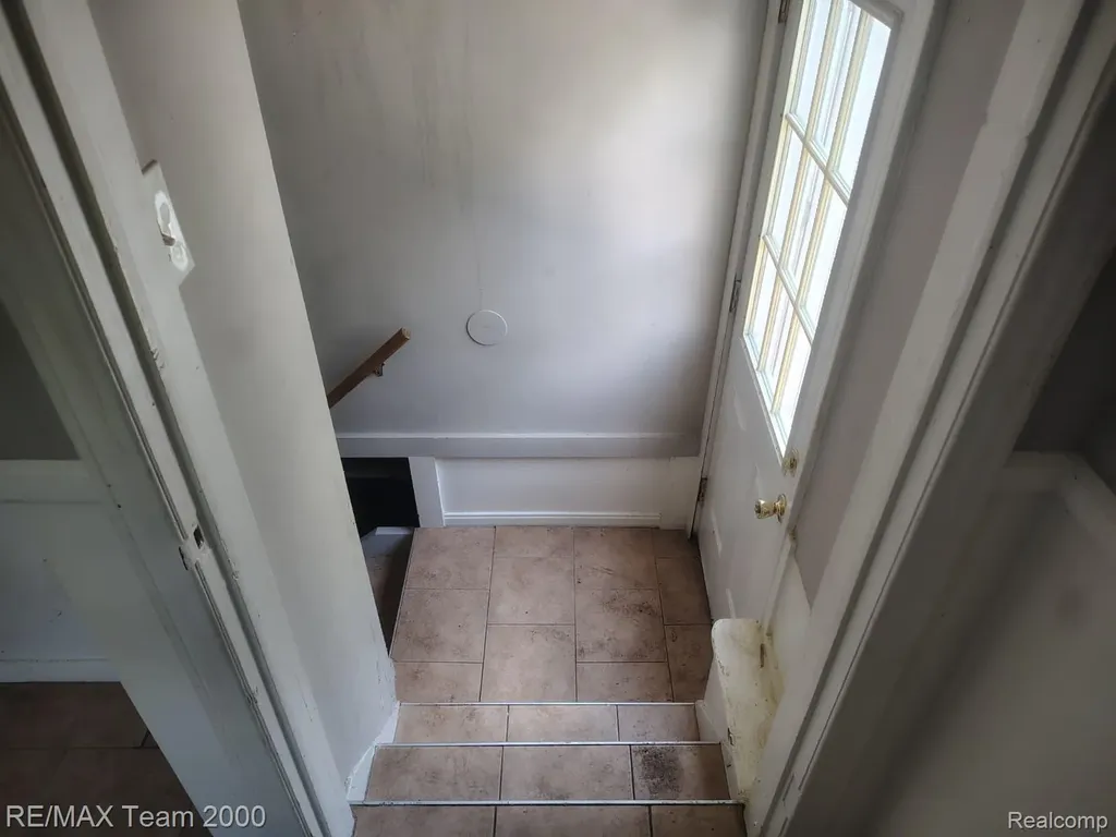 1828 Garfield Avenue Lincoln Park City MI 48146