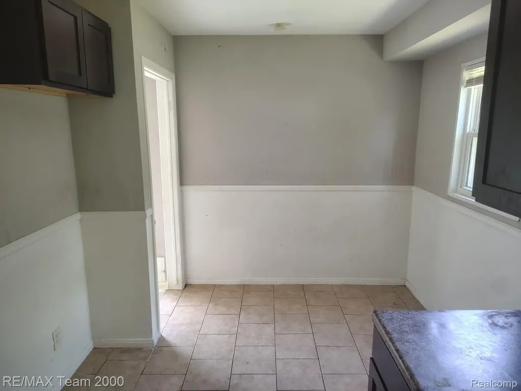 1828 Garfield Avenue Lincoln Park City MI 48146