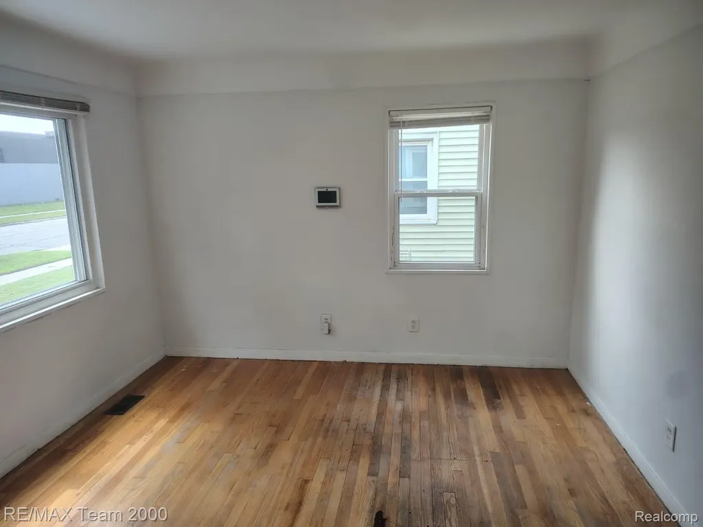 1828 Garfield Avenue Lincoln Park City MI 48146