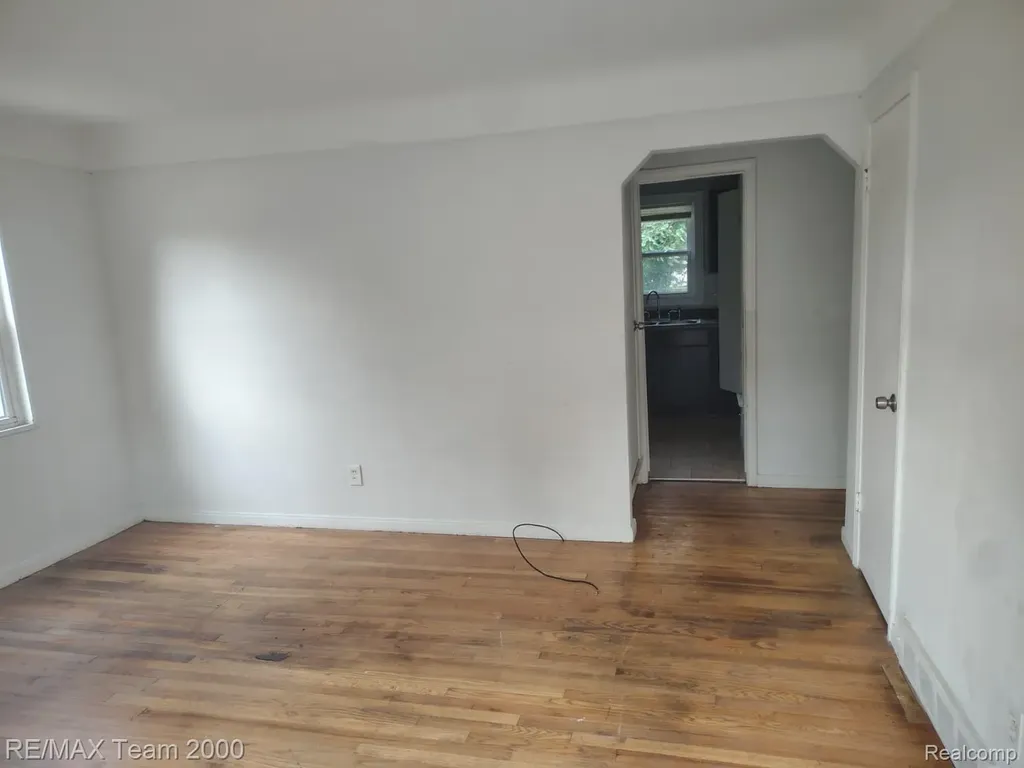 1828 Garfield Avenue Lincoln Park City MI 48146