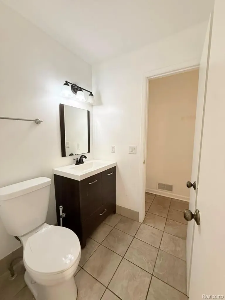 2910 Moon Lake Drive West Bloomfield Charter Township MI 48323