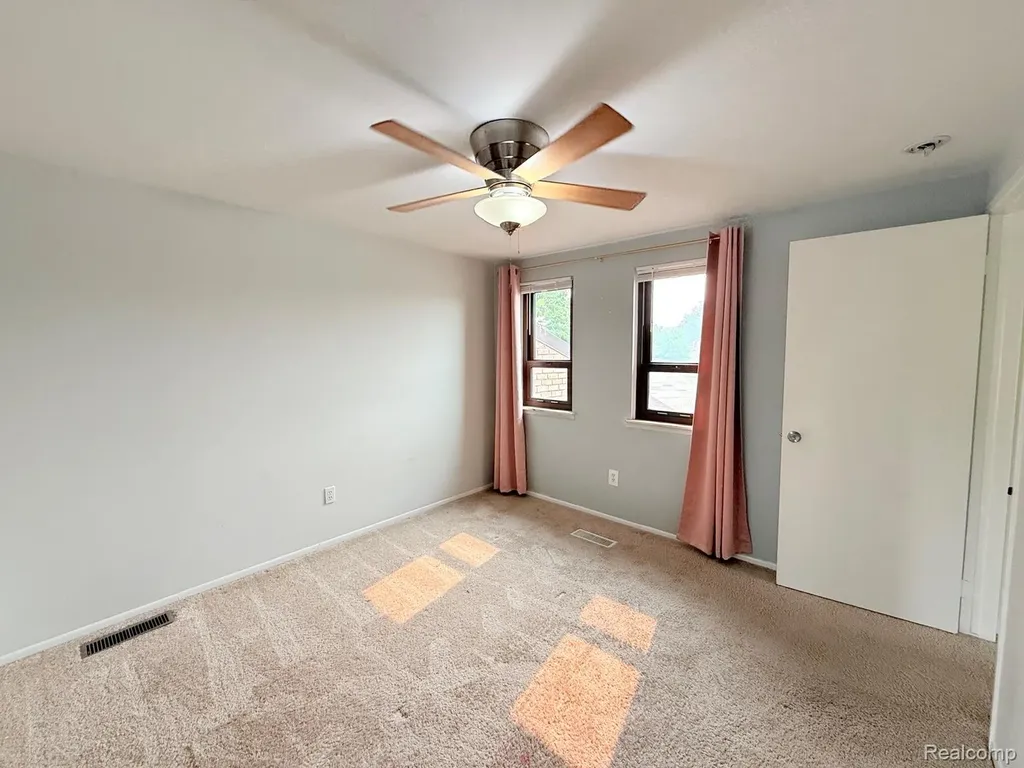 2910 Moon Lake Drive West Bloomfield Charter Township MI 48323