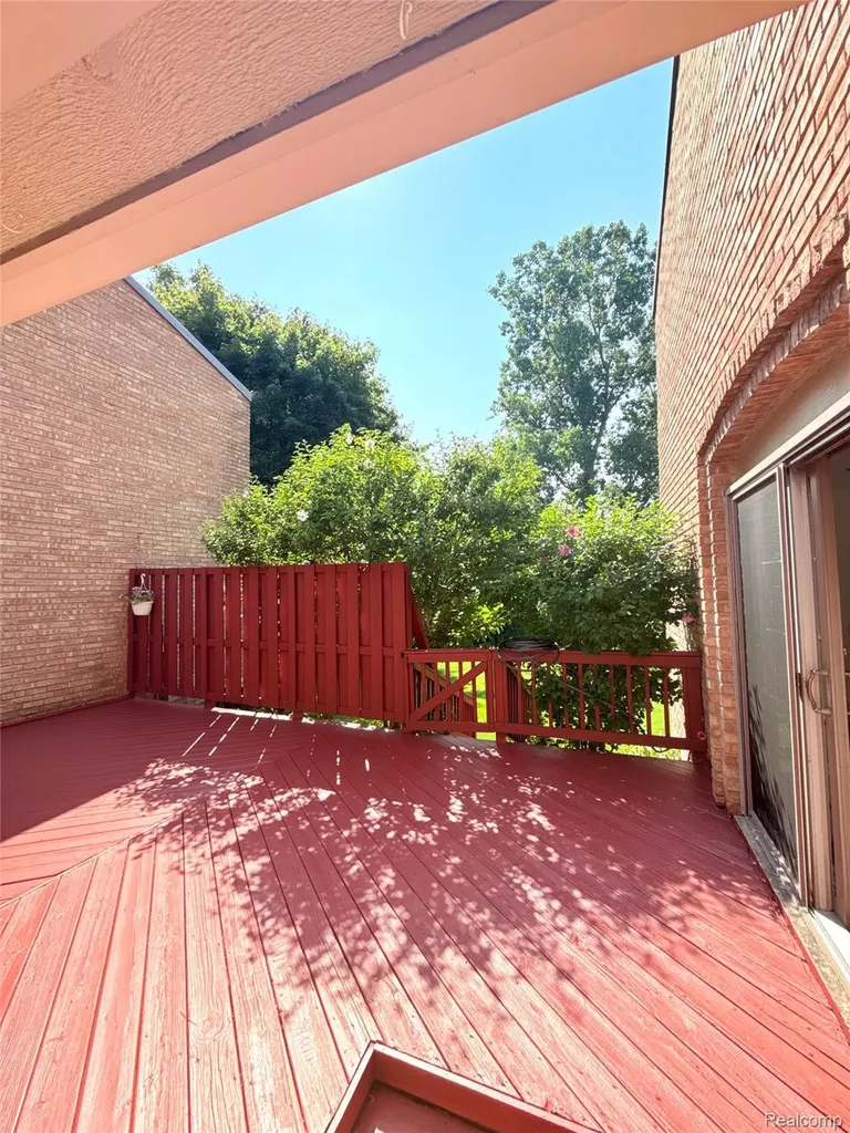 2910 Moon Lake Drive West Bloomfield Charter Township MI 48323