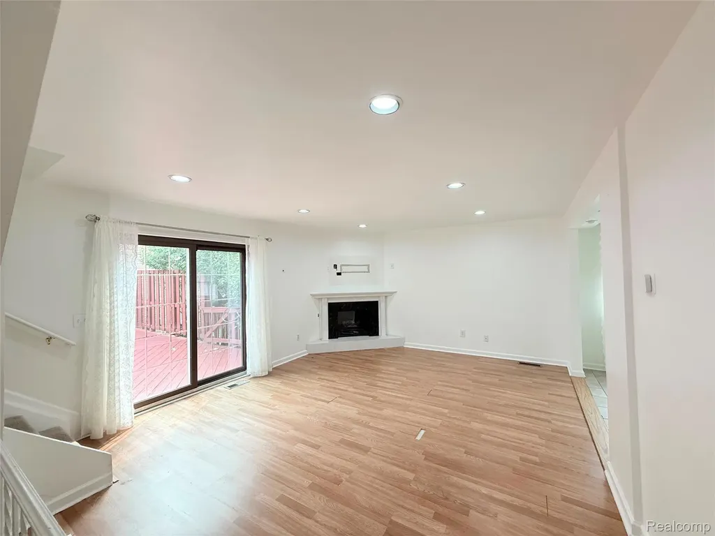 2910 Moon Lake Drive West Bloomfield Charter Township MI 48323