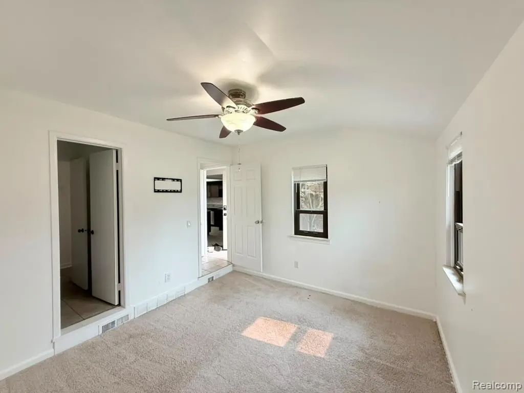 2910 Moon Lake Drive West Bloomfield Charter Township MI 48323