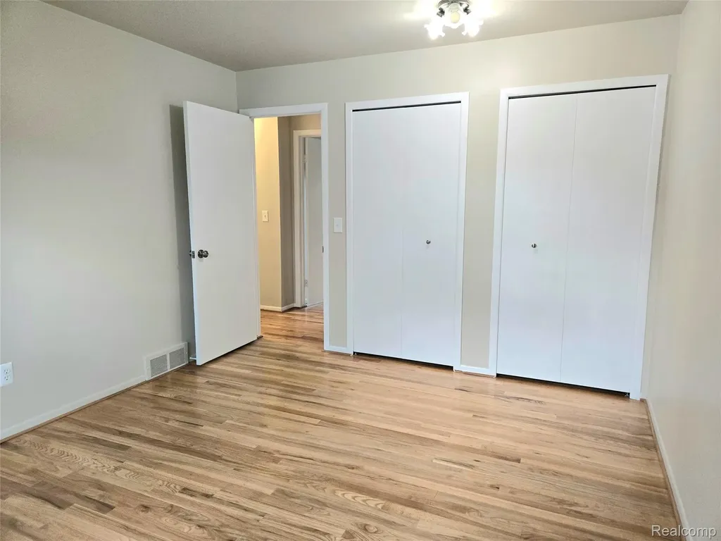 3639 Pall Drive Warren City MI 48092