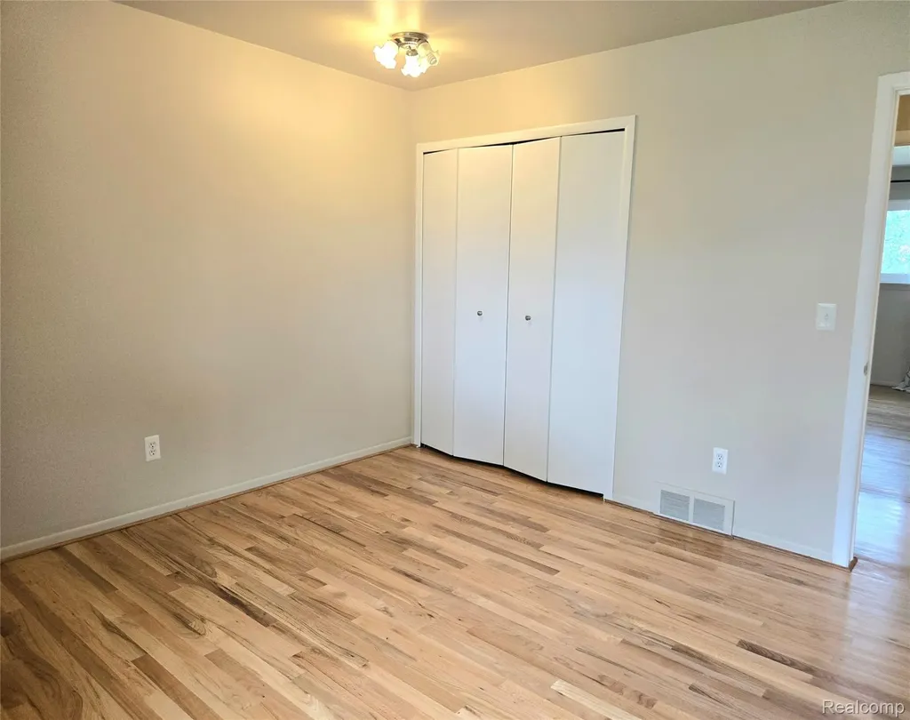 3639 Pall Drive Warren City MI 48092