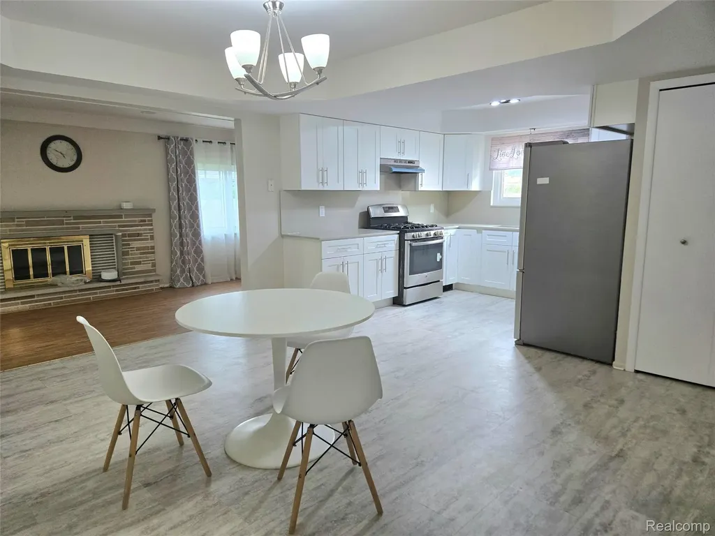 3639 Pall Drive Warren City MI 48092