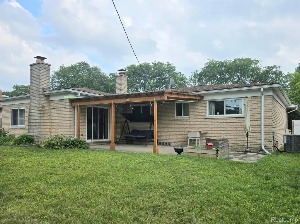3639 Pall Drive Warren City MI 48092