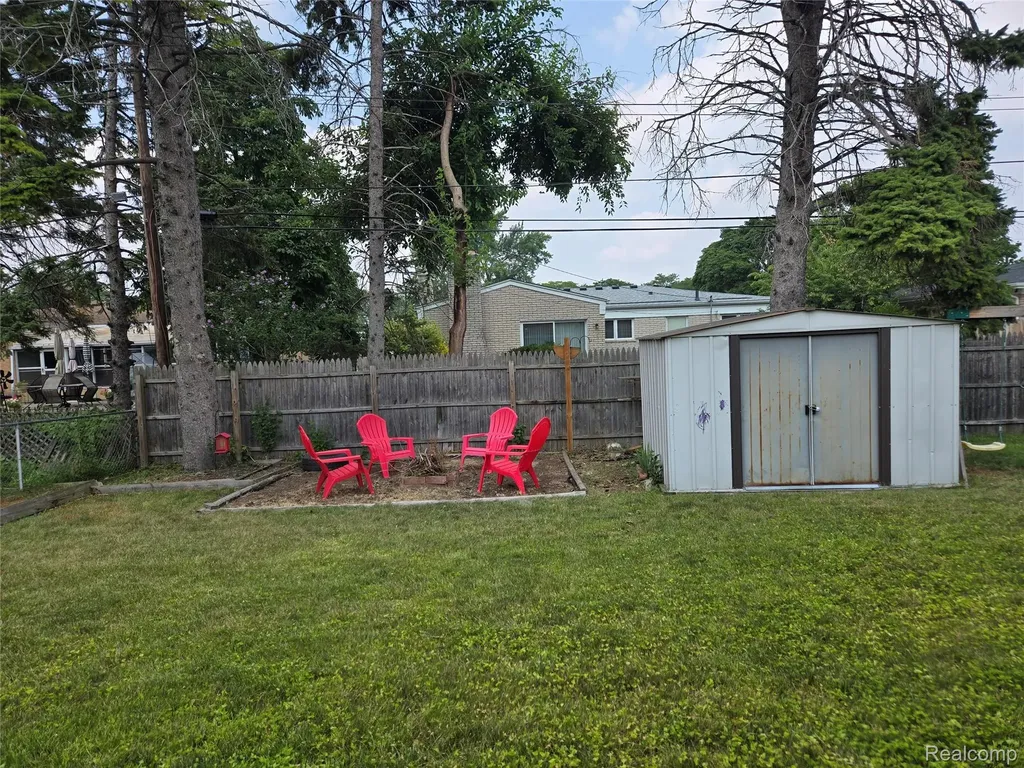 3639 Pall Drive Warren City MI 48092