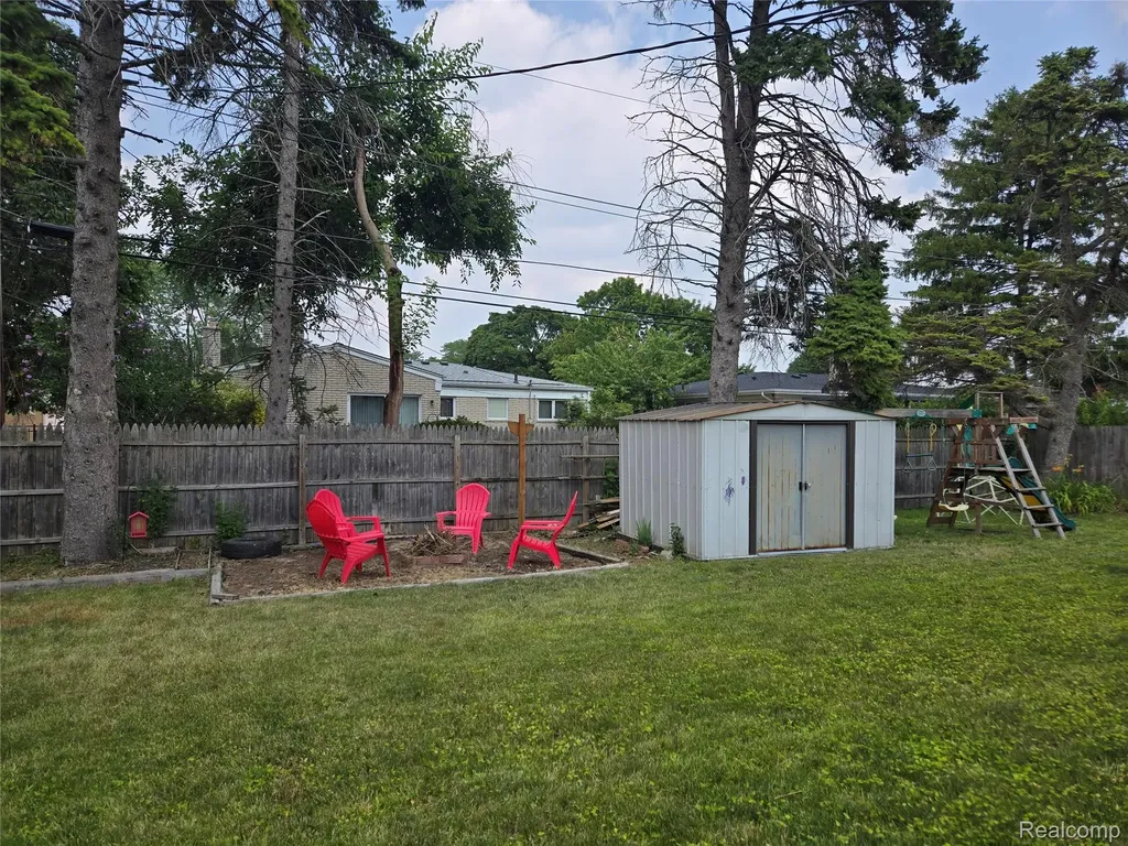 3639 Pall Drive Warren City MI 48092
