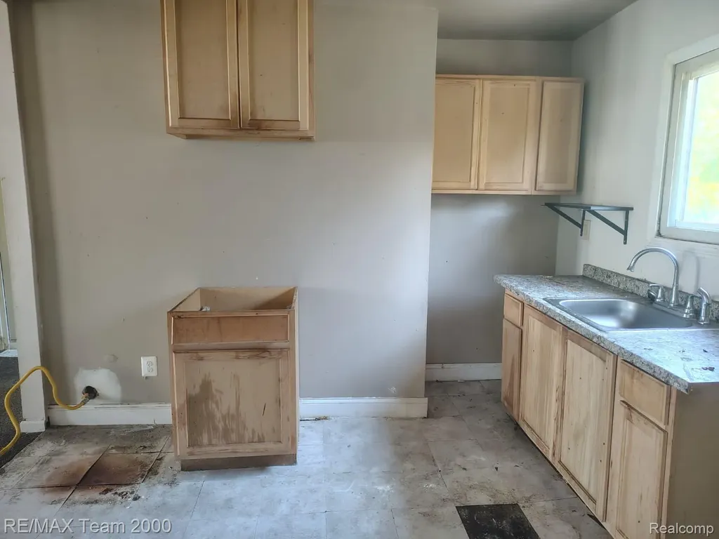 9186 Steel Street Detroit City MI 48228
