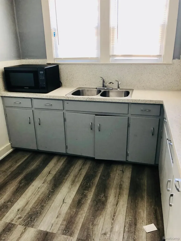 2084 Markese Avenue Lincoln Park City MI 48146