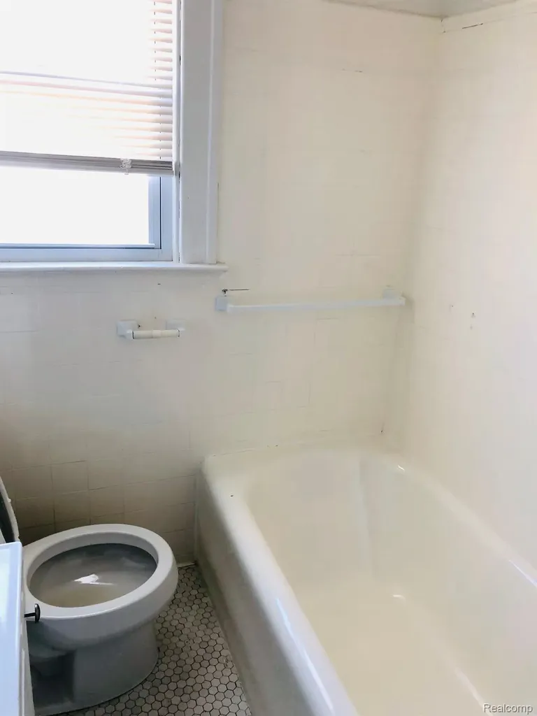 2084 Markese Avenue Lincoln Park City MI 48146