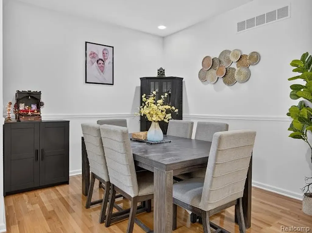 32969 Brookside Circle Livonia City MI 48152