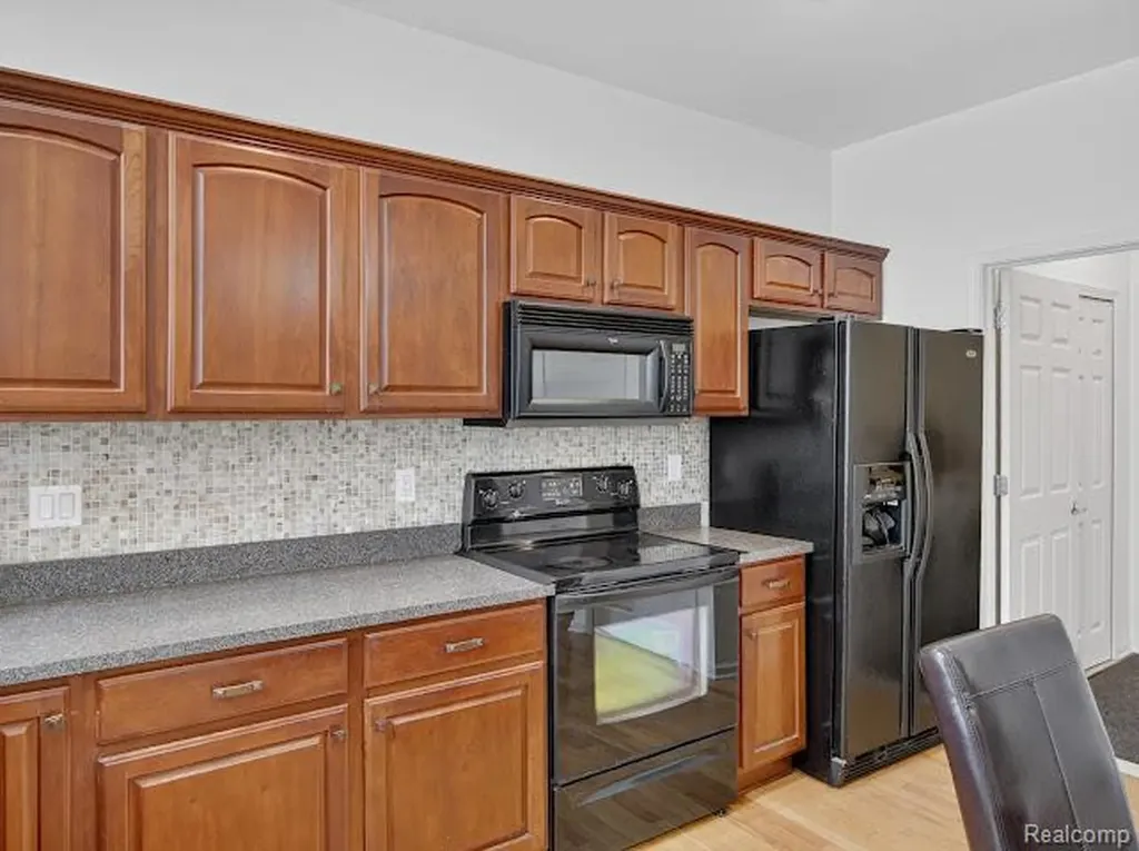 32969 Brookside Circle Livonia City MI 48152