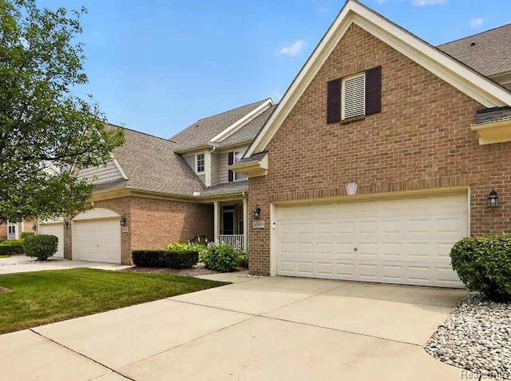 32969 Brookside Circle Livonia City MI 48152