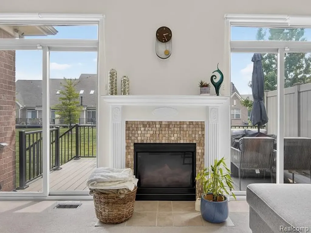 32969 Brookside Circle Livonia City MI 48152