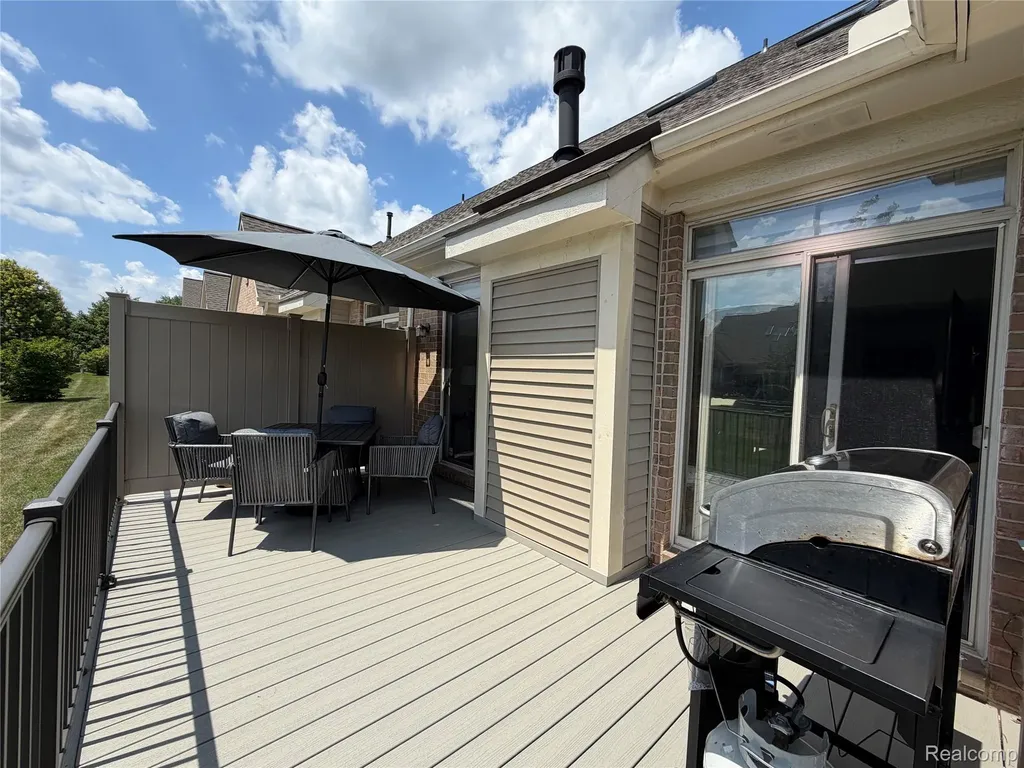 32969 Brookside Circle Livonia City MI 48152