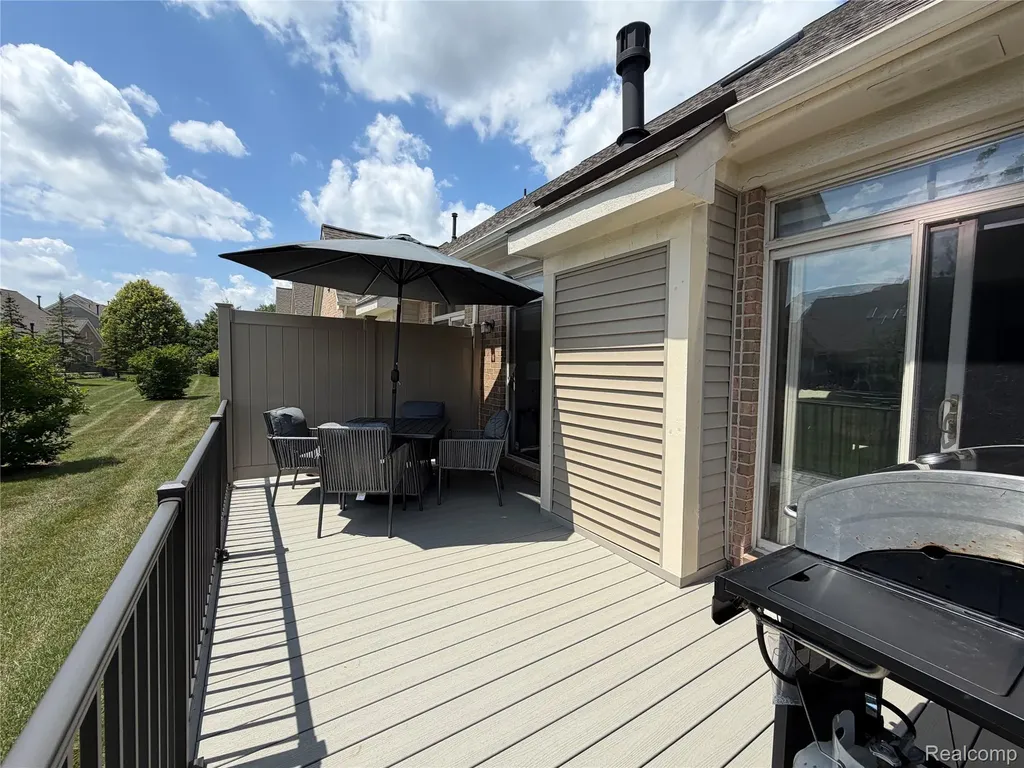 32969 Brookside Circle Livonia City MI 48152