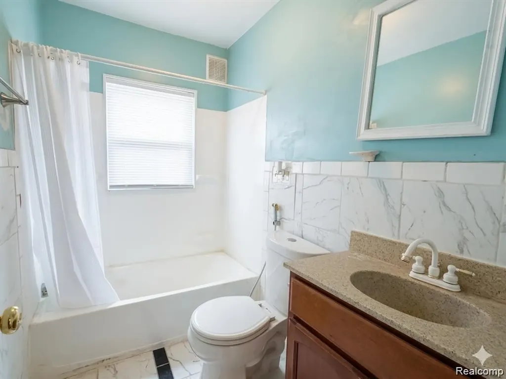 7569 Westminster Avenue Warren City MI 48091