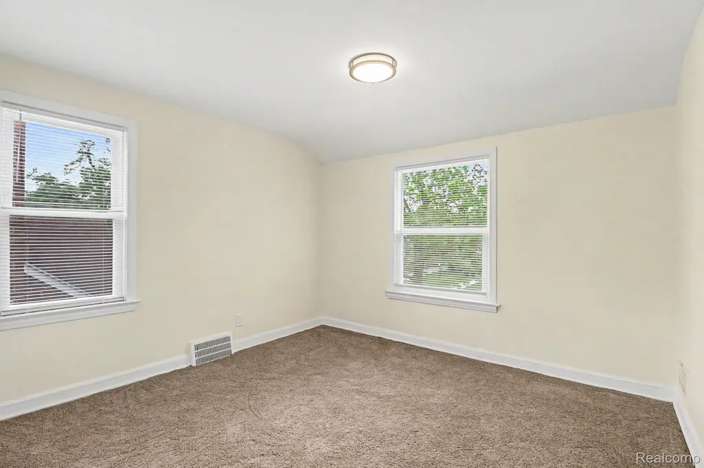 16682 Robson Street Detroit City MI 48235