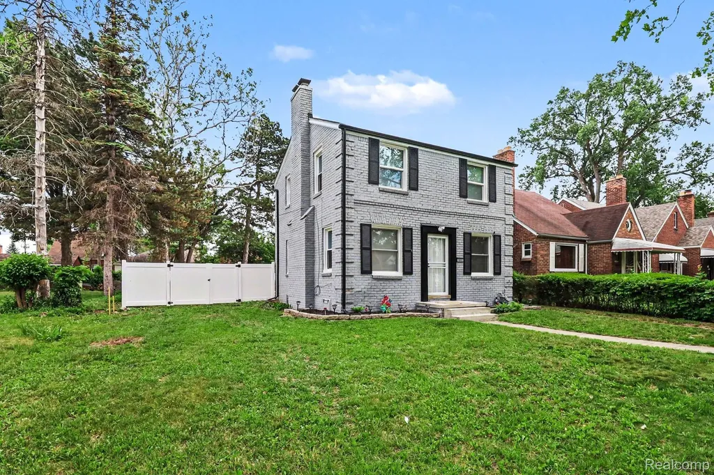 16682 Robson Street Detroit City MI 48235