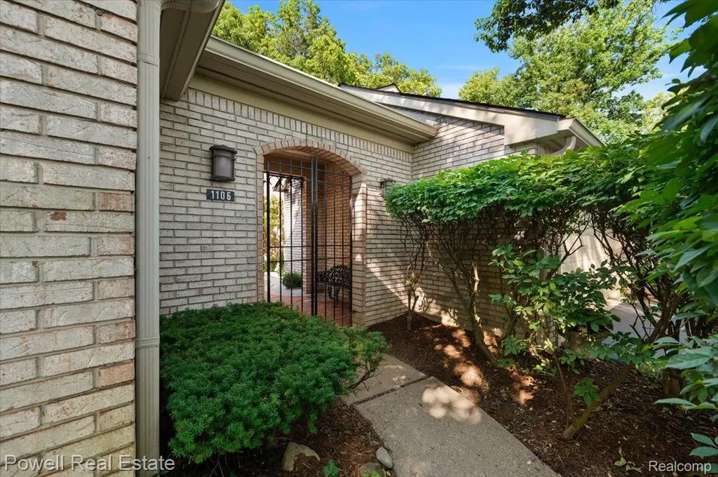 1106 Timberview Trail Bloomfield Hills City MI 48304