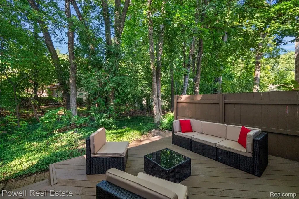 1106 Timberview Trail Bloomfield Hills City MI 48304