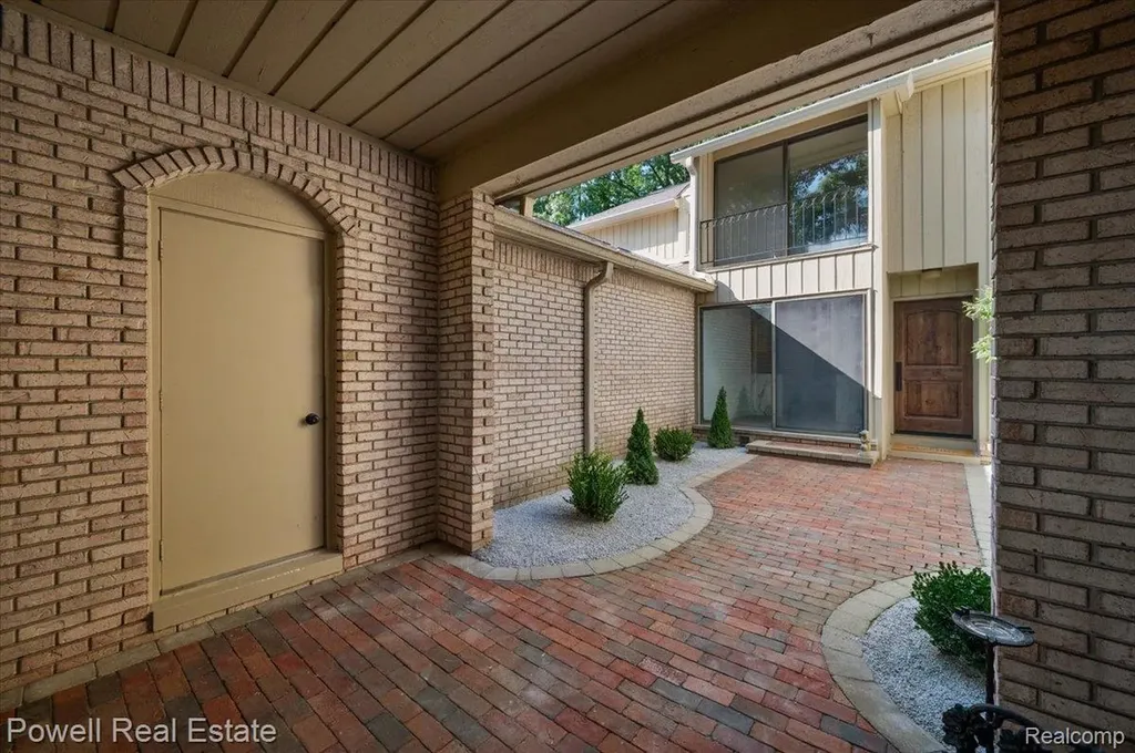 1106 Timberview Trail Bloomfield Hills City MI 48304