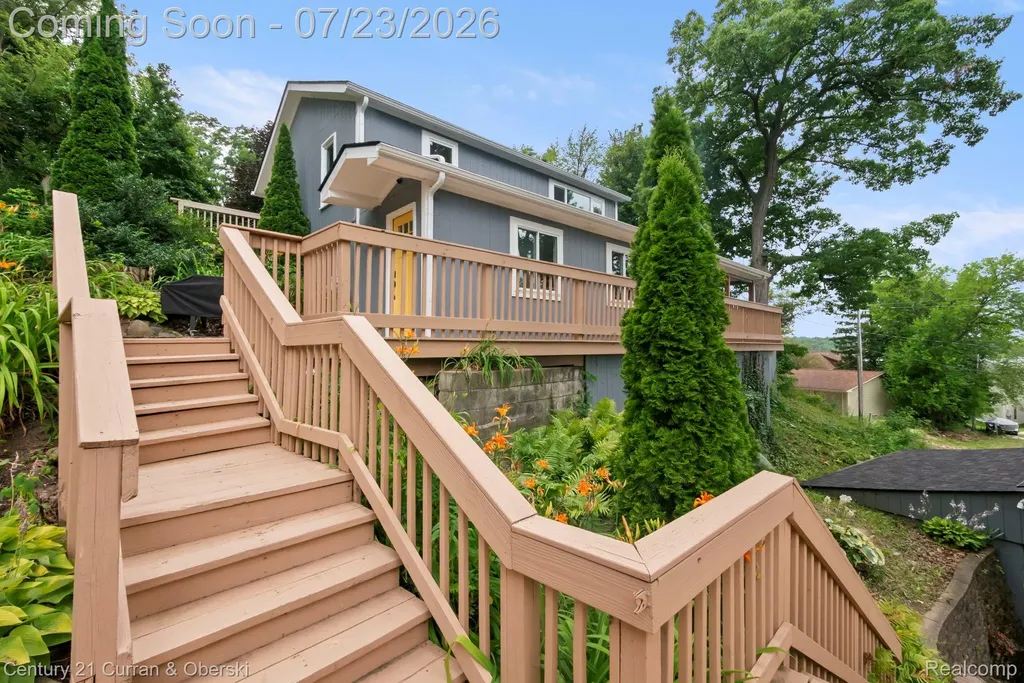 10492 Lake Shore Drive Tyrone Township MI 48430