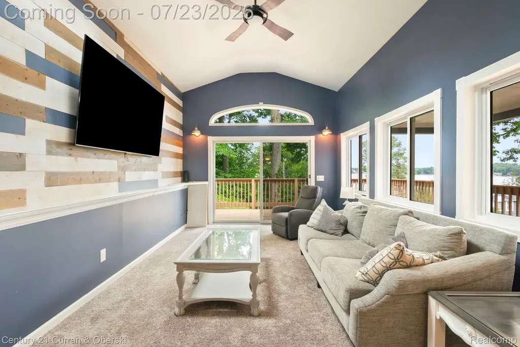 10492 Lake Shore Drive Tyrone Township MI 48430