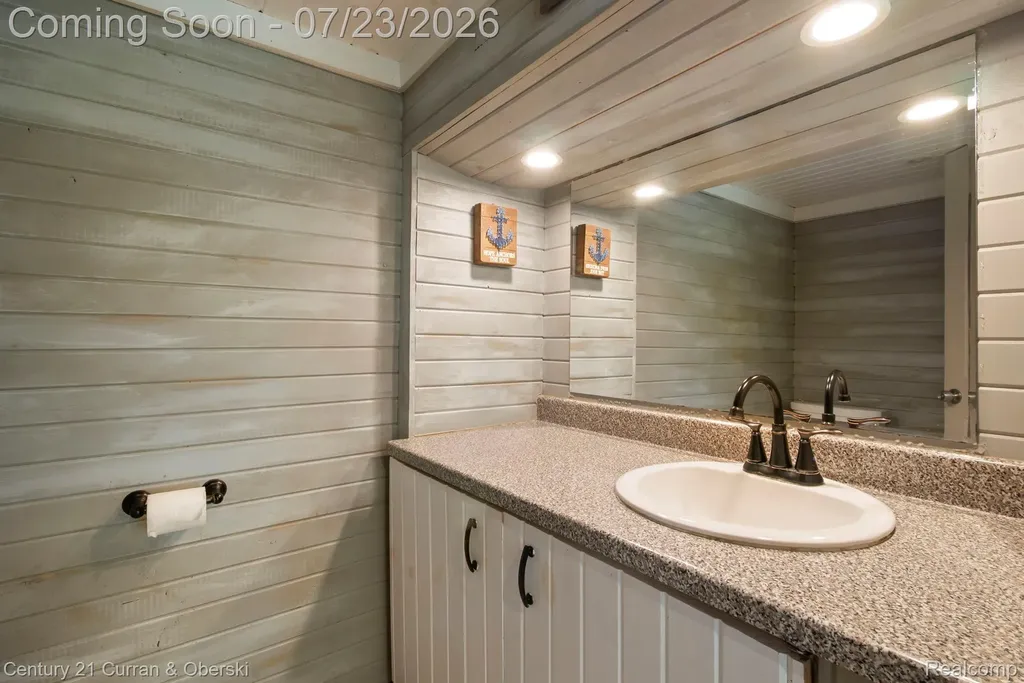 10492 Lake Shore Drive Tyrone Township MI 48430