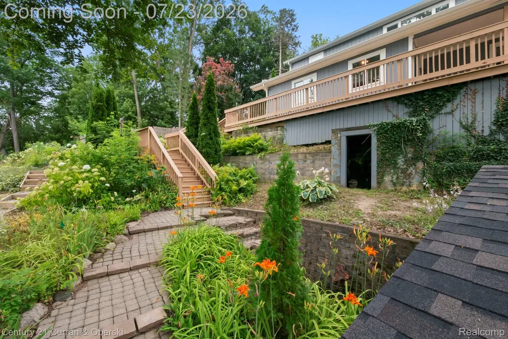 10492 Lake Shore Drive Tyrone Township MI 48430