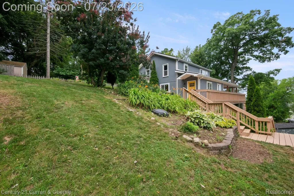 10492 Lake Shore Drive Tyrone Township MI 48430