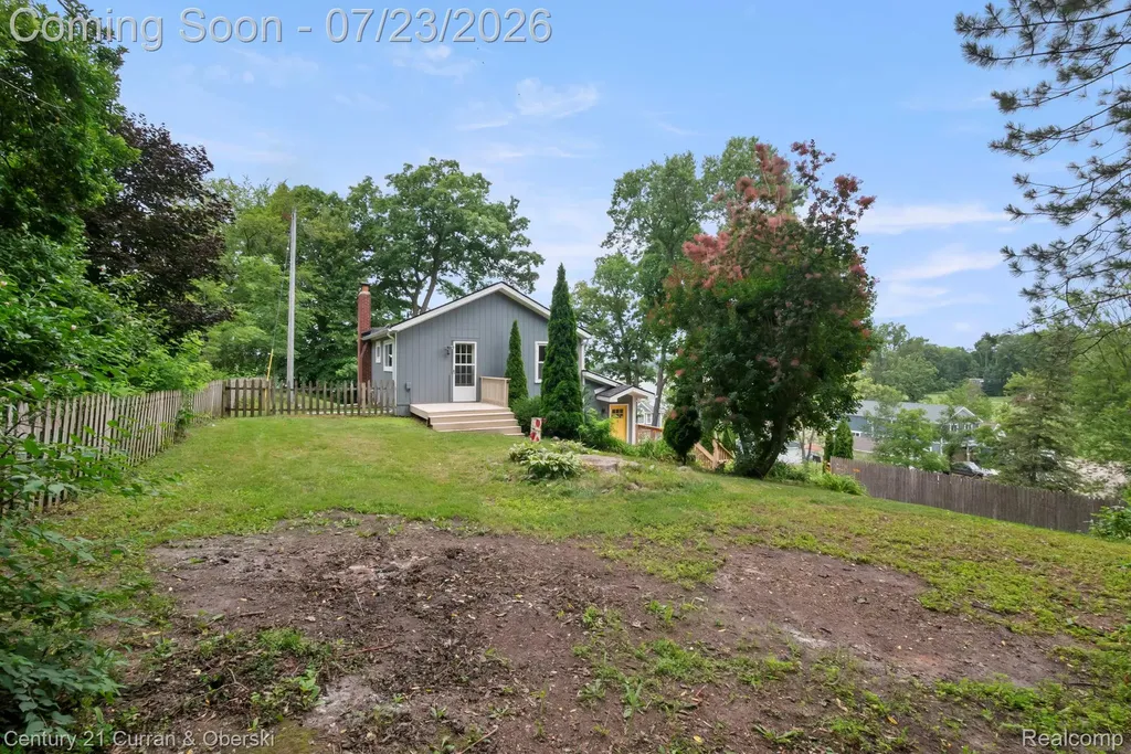 10492 Lake Shore Drive Tyrone Township MI 48430