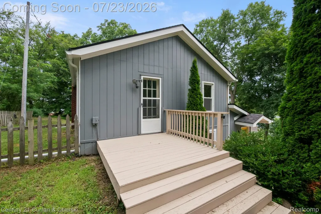 10492 Lake Shore Drive Tyrone Township MI 48430