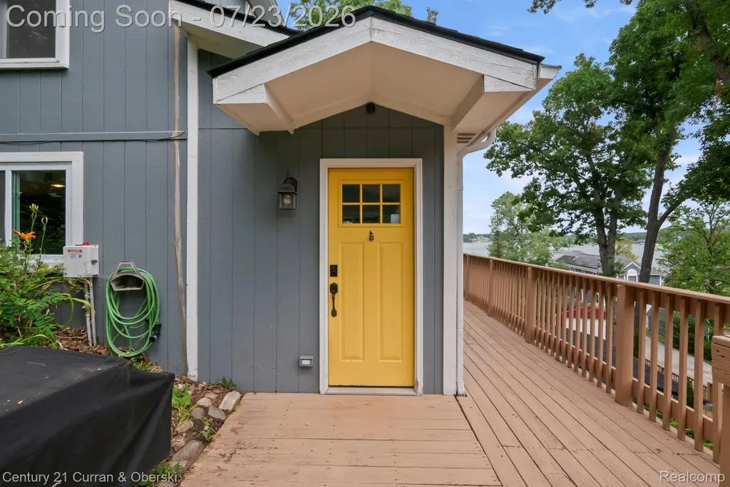 10492 Lake Shore Drive Tyrone Township MI 48430