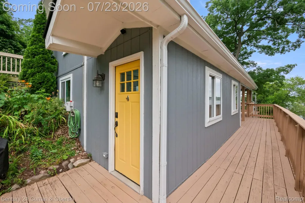 10492 Lake Shore Drive Tyrone Township MI 48430