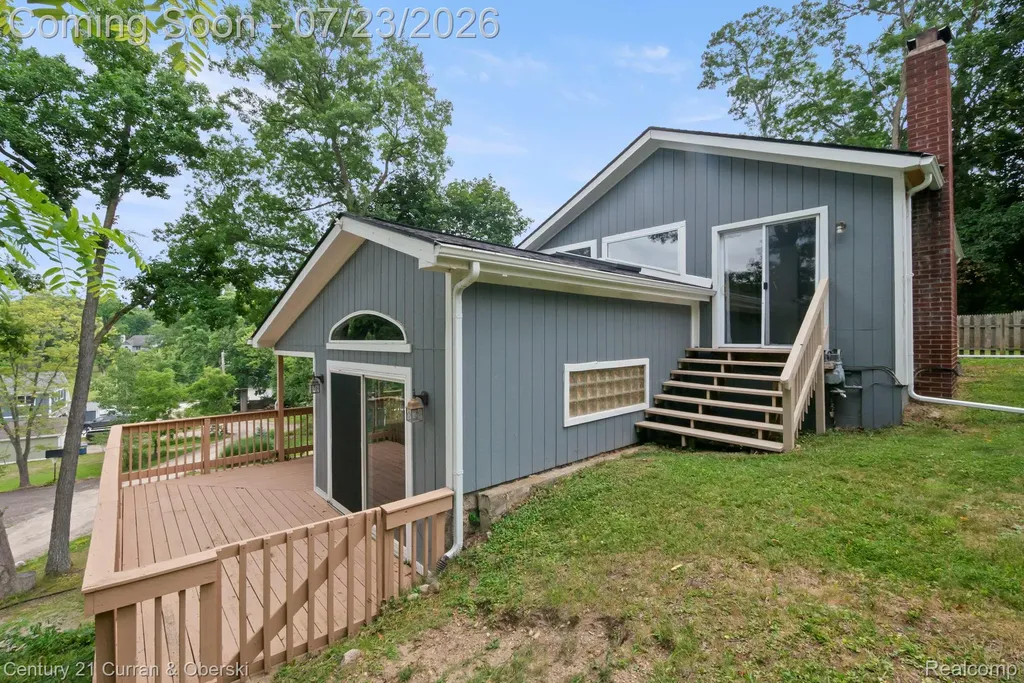 10492 Lake Shore Drive Tyrone Township MI 48430