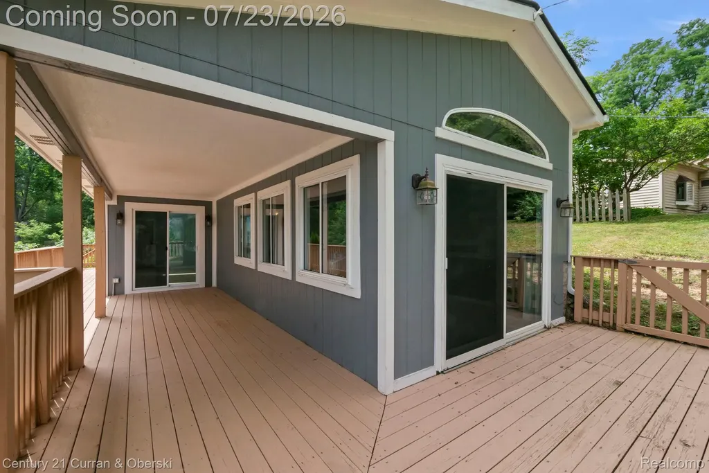 10492 Lake Shore Drive Tyrone Township MI 48430
