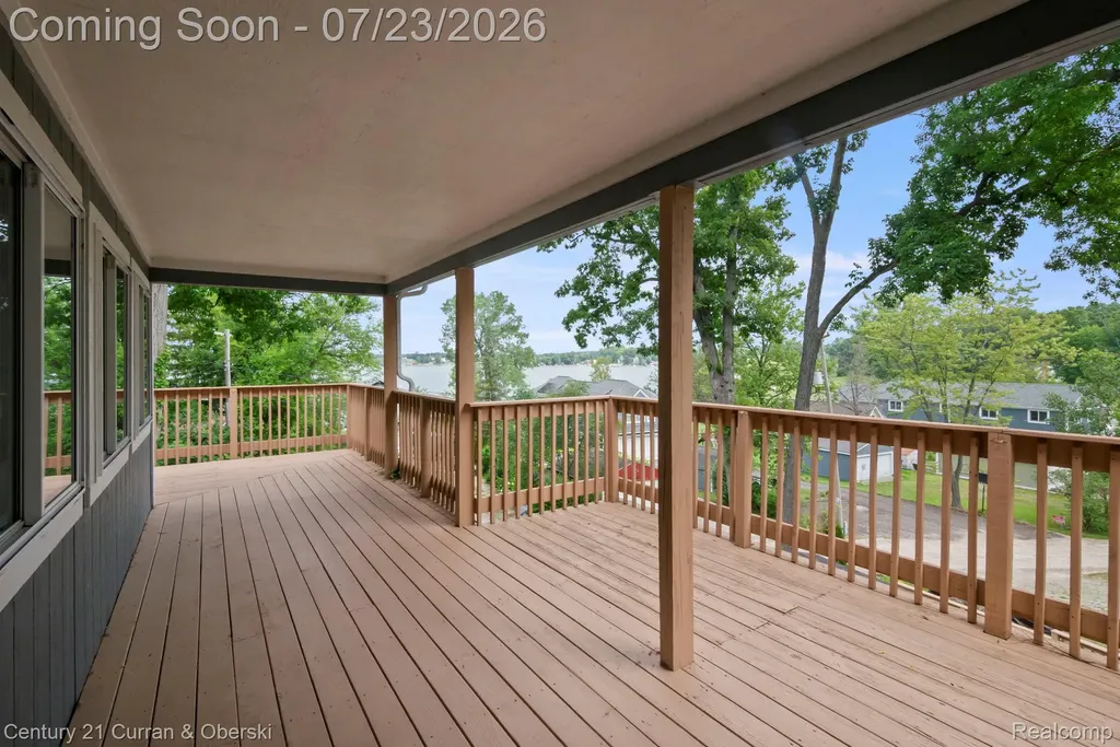 10492 Lake Shore Drive Tyrone Township MI 48430