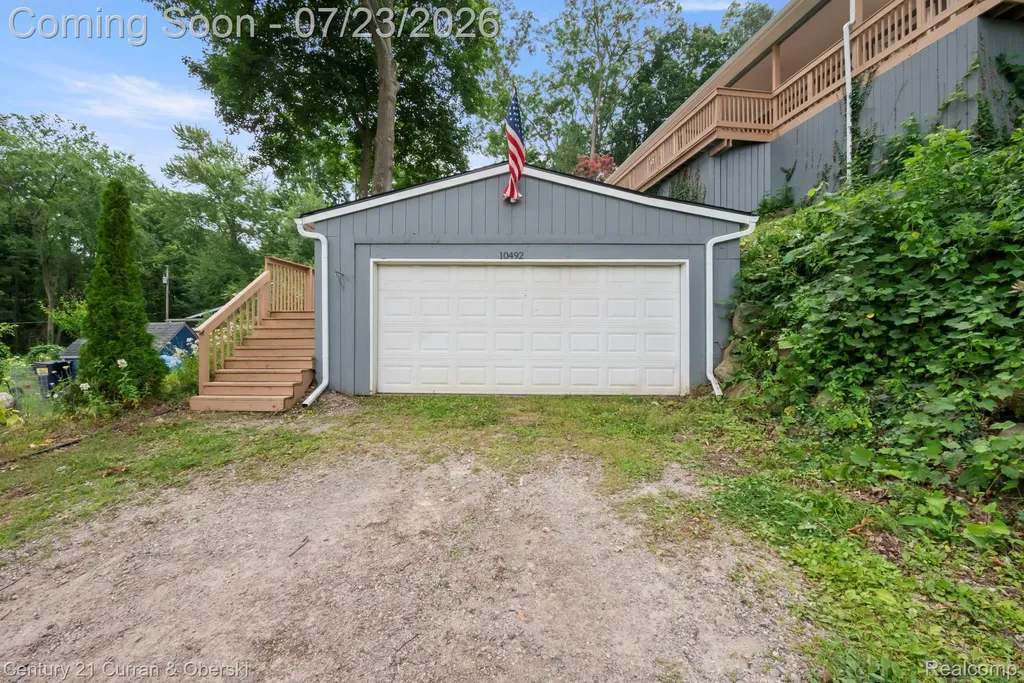 10492 Lake Shore Drive Tyrone Township MI 48430